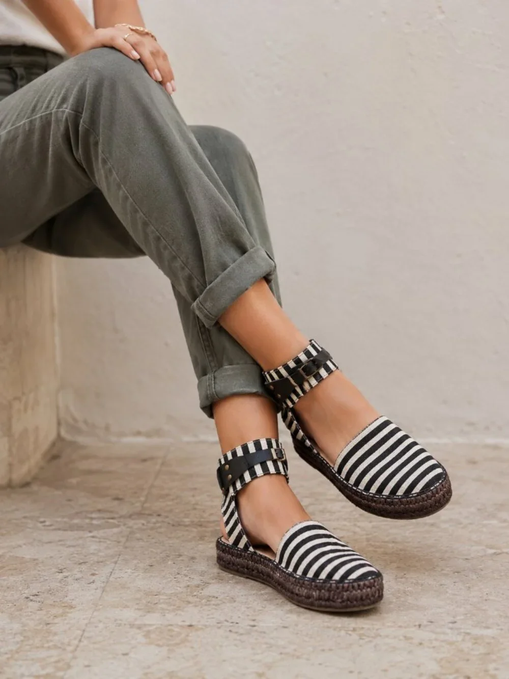 Free People Aurora Espadrille Striped Black White Sandals Sz 37/ US 7